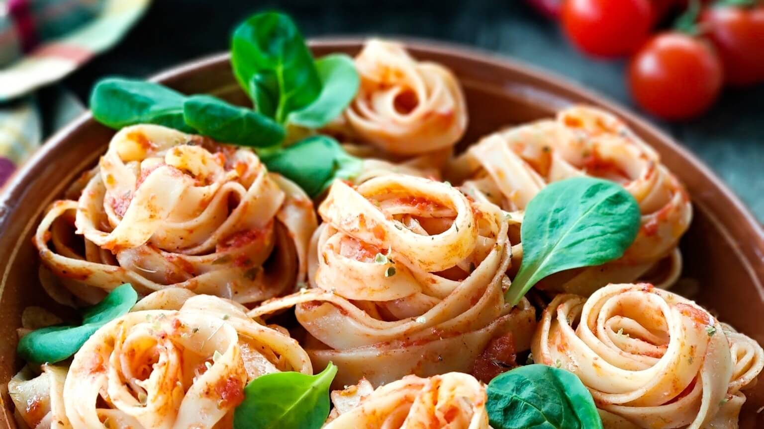 Vegan Italian Garlic, Cannellini Bean and Tomato Pasta Recipe