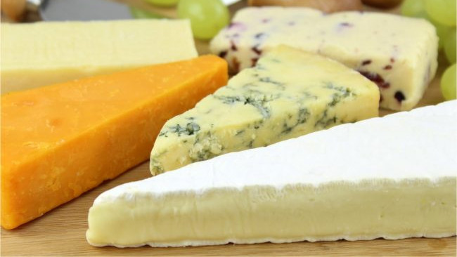 9 Vegan Cheese Recipes for Your Christmas Cheeseboard