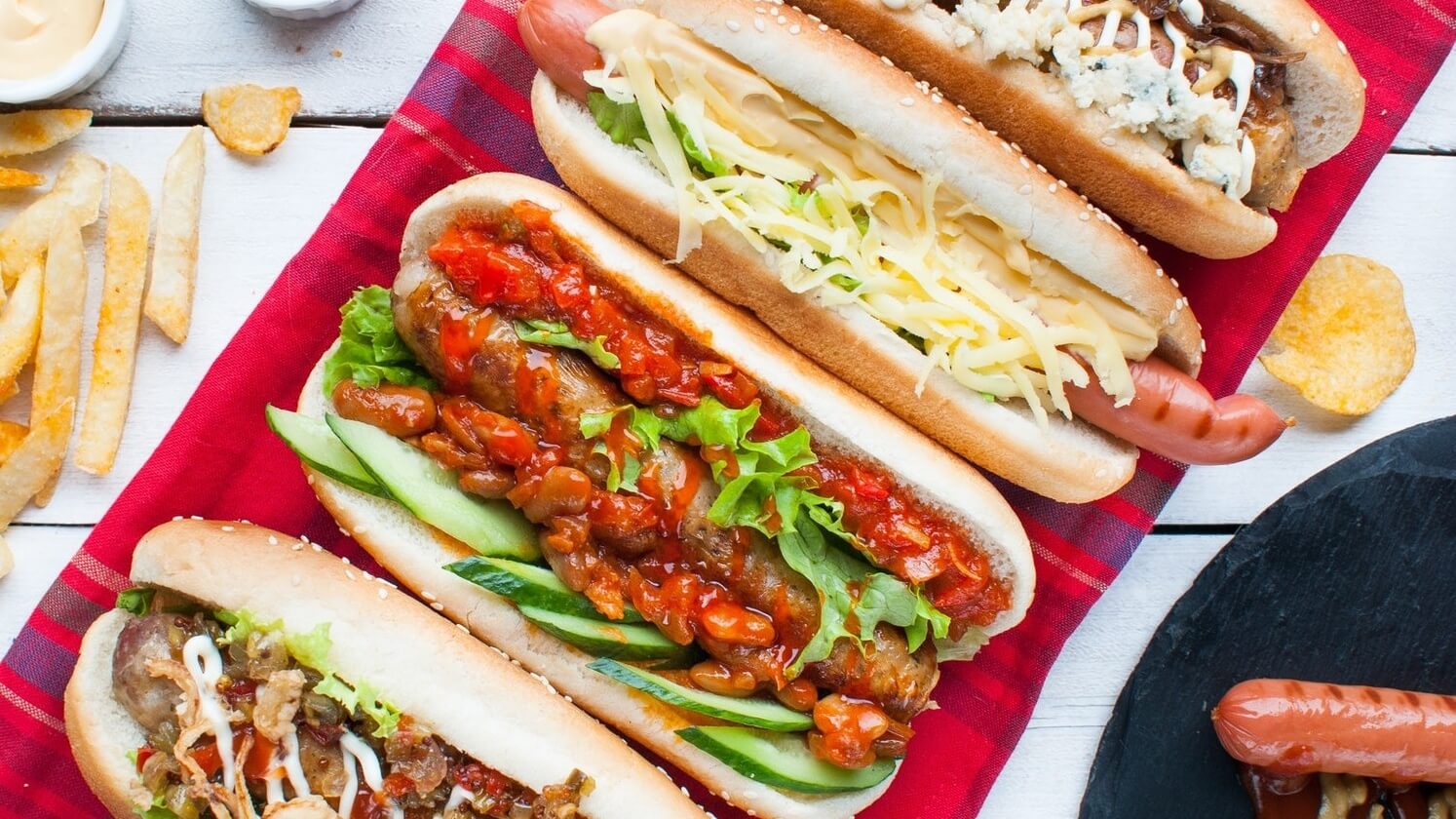 Vegan Hot Dog Cart Serves Up 5 Weenies in St Petersburg LIVEKINDLY