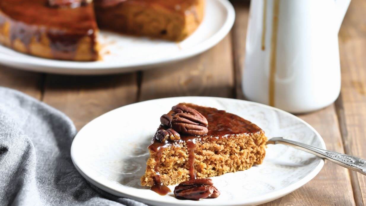 This Vegan Toffee and Pecan Cake Is So Simple to Make