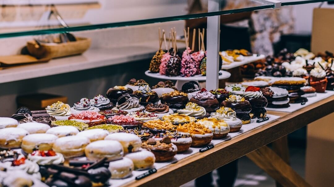 100% Vegan Pastry Shop Opens in Budapest