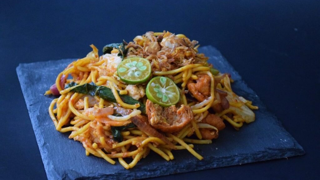 Malaysian Style Vegan Mamak-Style Fried Noodles