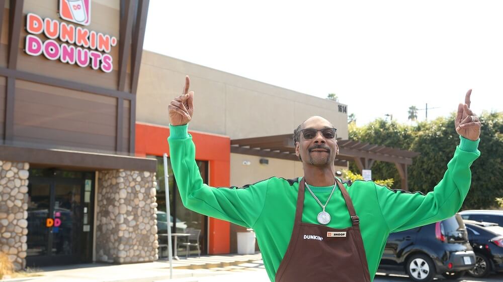 Snoop Dogg Serves Up Vegan Beyond Sausages at Dunkin’ - LIVEKINDLY