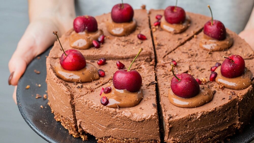 Easy Vegan No-Bake Chocolate Cherry Torte