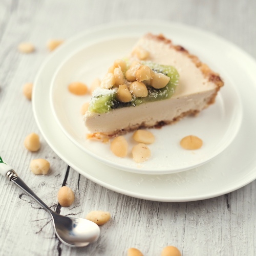 No-Bake Vegan Cashew Tart With Macadamia Nuts and Kiwi