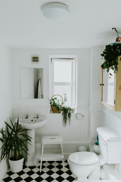 9 Zero-Waste Bathroom Ideas | LIVEKINDLY - Blog - 1