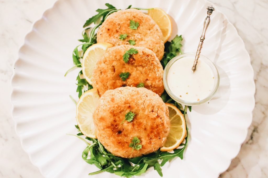 Serve these vegan Maryland crab cakes with extra tartar sauce. | Lauren Paige for LIVEKINDLY